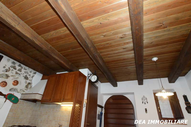 Santa-Iona-casa-indipendente-ristrutturata-in-vendita-soffitto