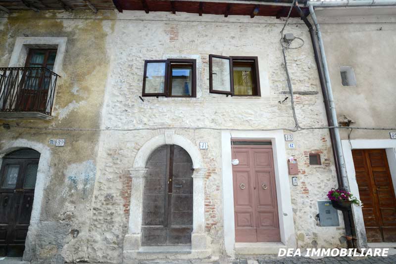 Ovindoli-centro-storico-casa-indipendente