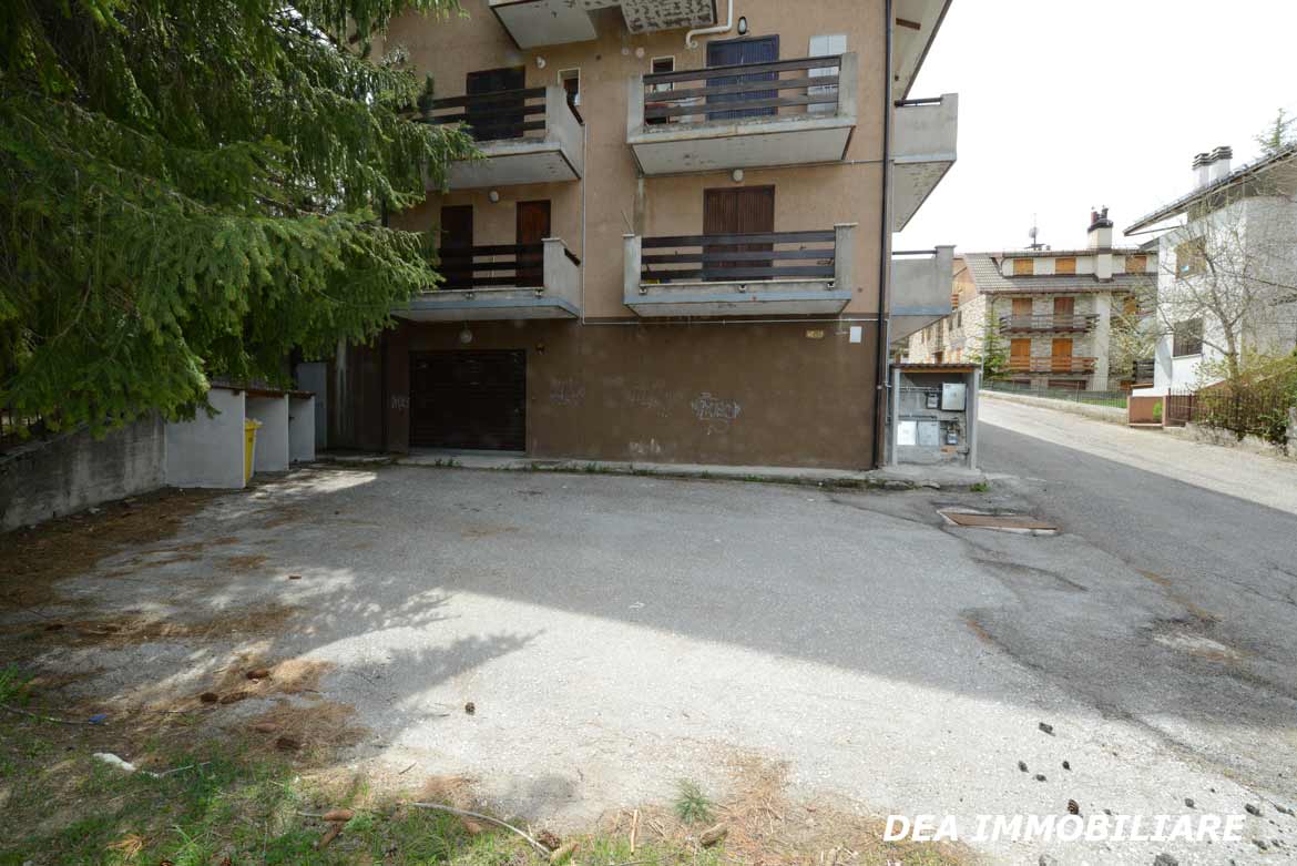 Ingresso garage appartamento in via Chiuchiarelli
