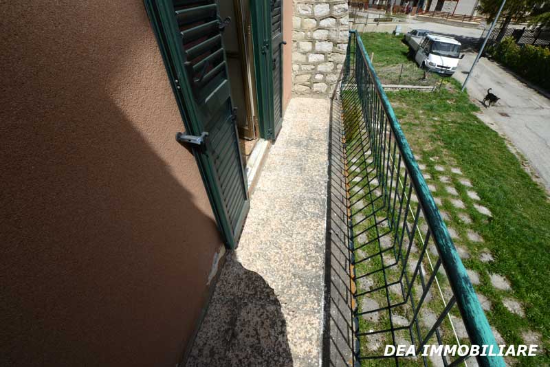 Balcone-casa-indipendente-in-via-Riacciolo-Rovere