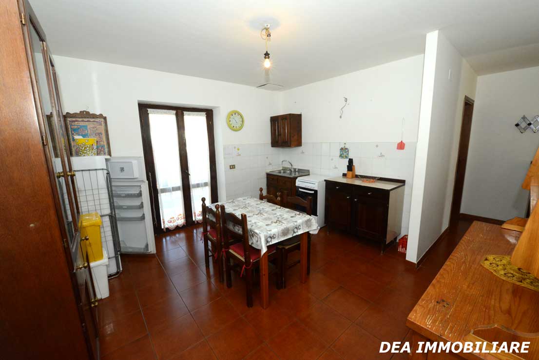 cucina-abitabile-del-villino-a-schiera-di-via-sirente-Ovindoli