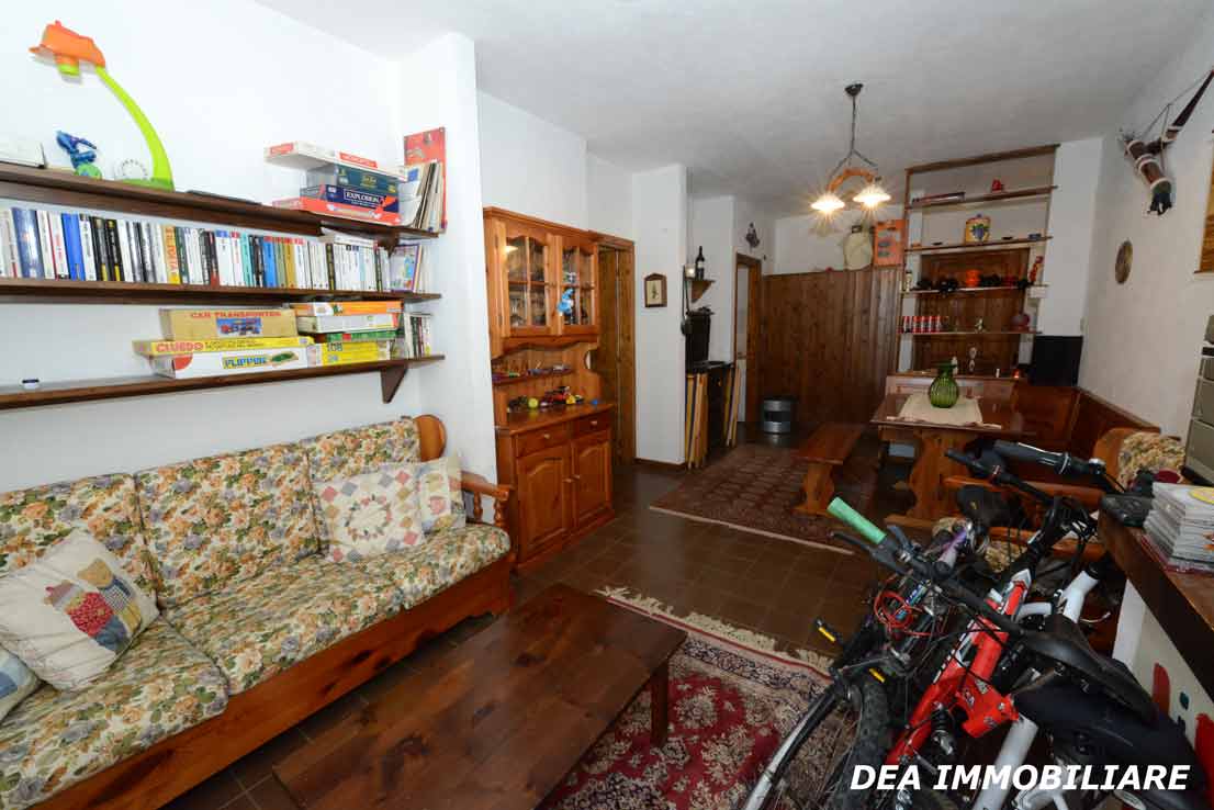 Soggiorno-appartamento-residence-poggio-dei-pini