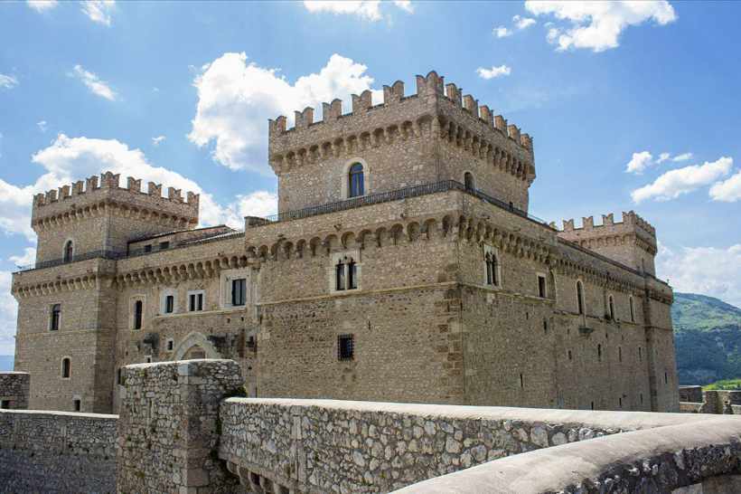castello-piccolomini-celano