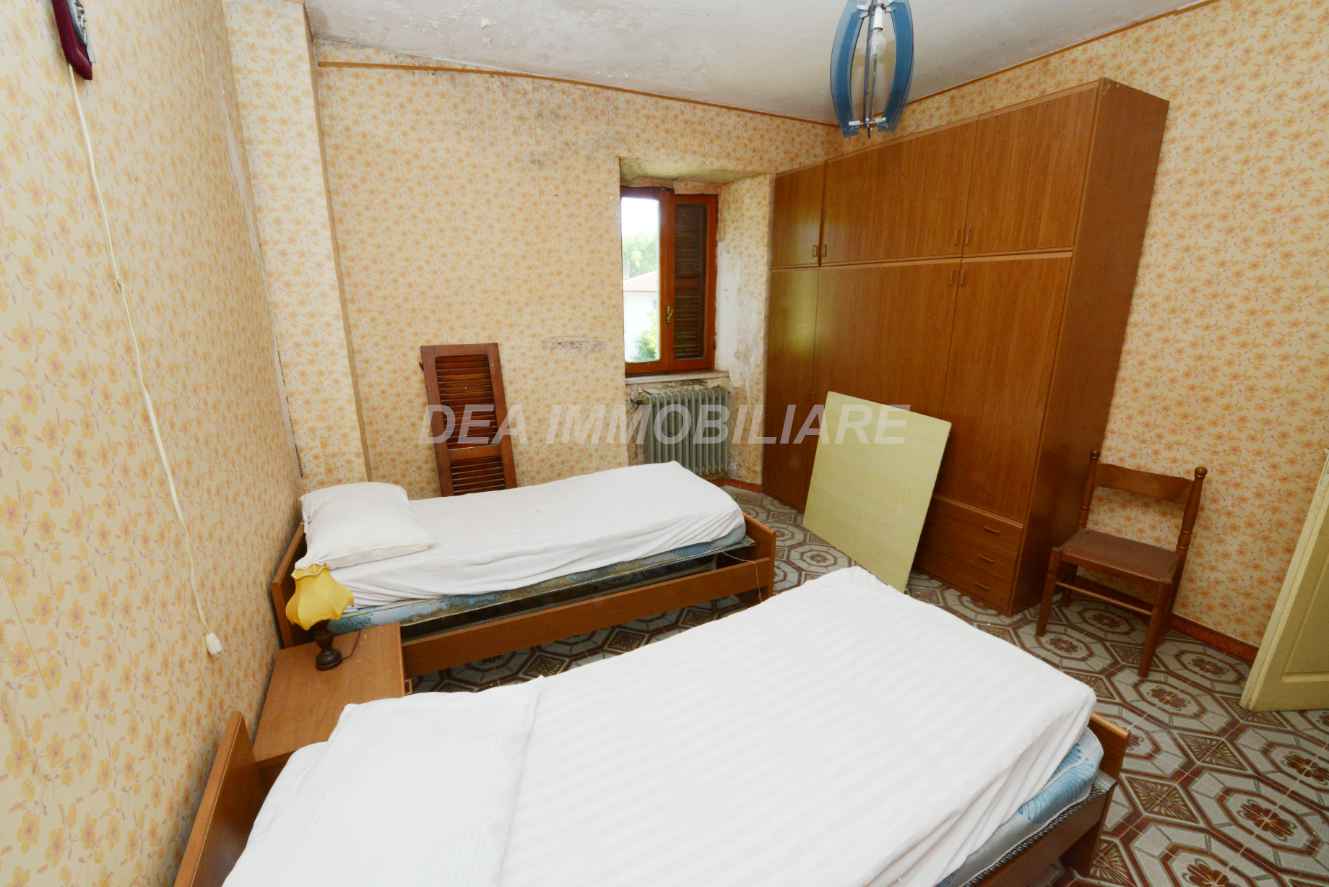 milanetti-camera-matrimoniale Rovere casa indipendente con giardino