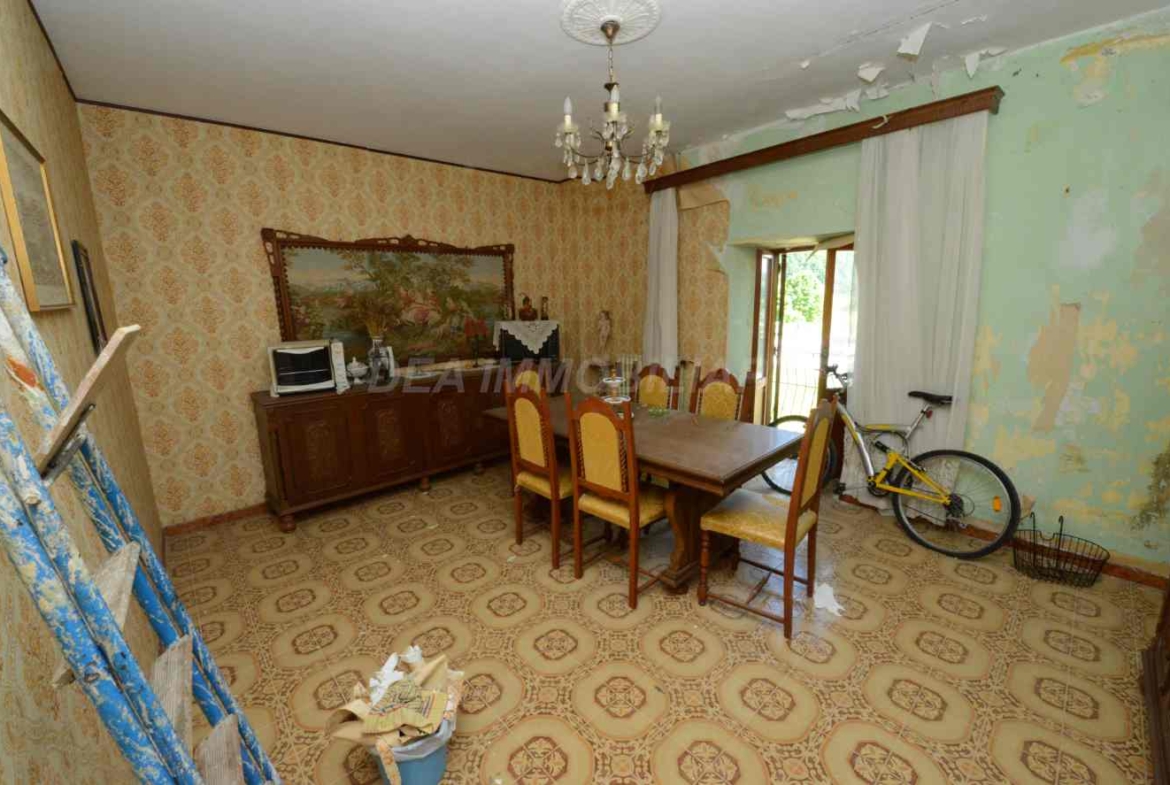 Rovere casa indipendente con giardino