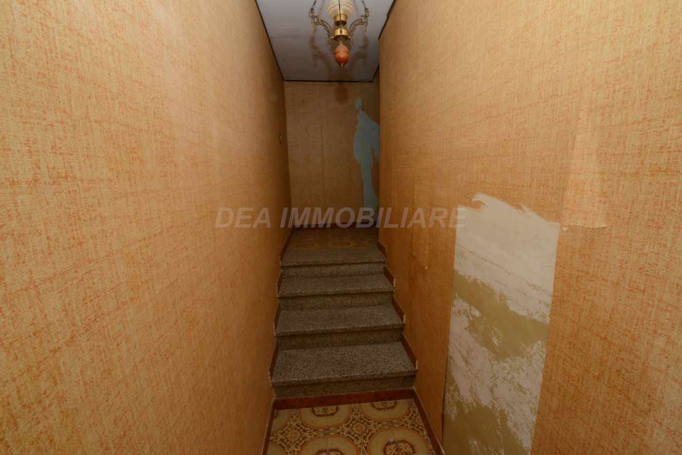 milanetti-scala-al-primo-piano Rovere casa indipendente con giardino