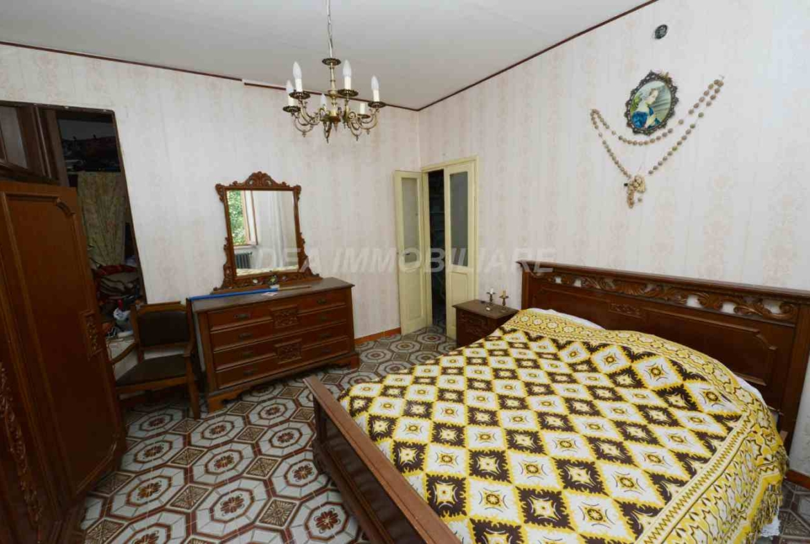 Rovere casa indipendente con giardino
