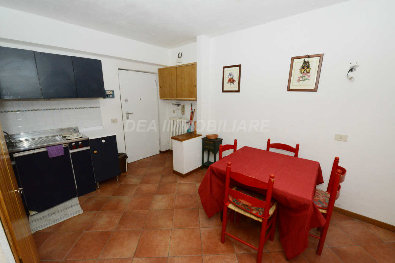 poggio_dei_pini_d_soggiorno_con_angolo_cottura Ovindoli bilocale nel Residence Poggio dei Pini