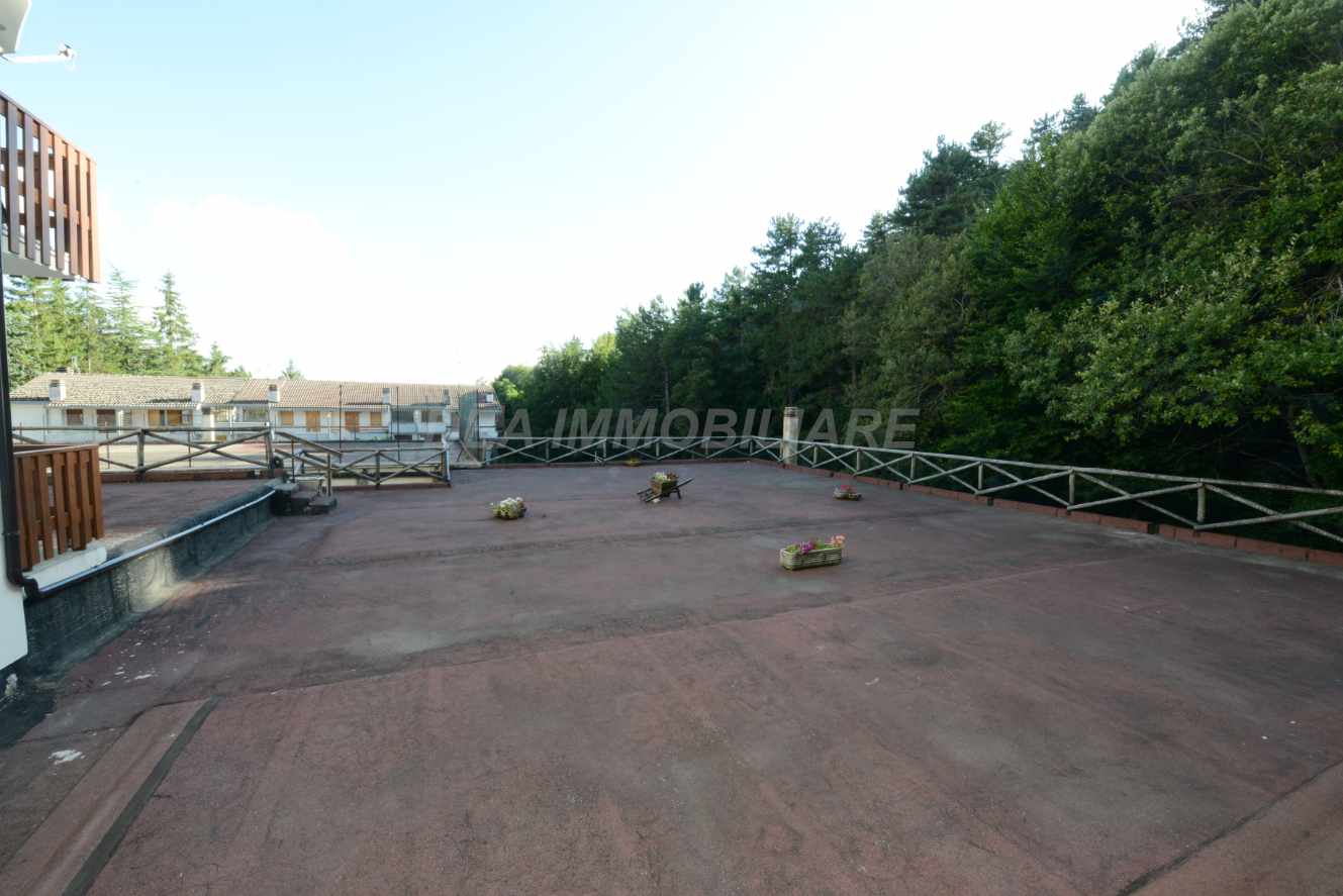 poggio_dei_pini_d_vista_balcone_a_sud Ovindoli bilocale nel Residence Poggio dei Pini