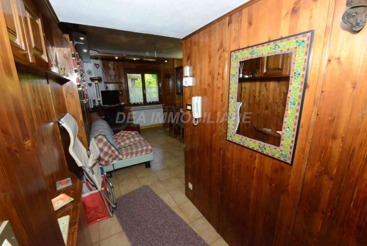Ovindoli. Villino quadrifamiliare con giardino e posto auto