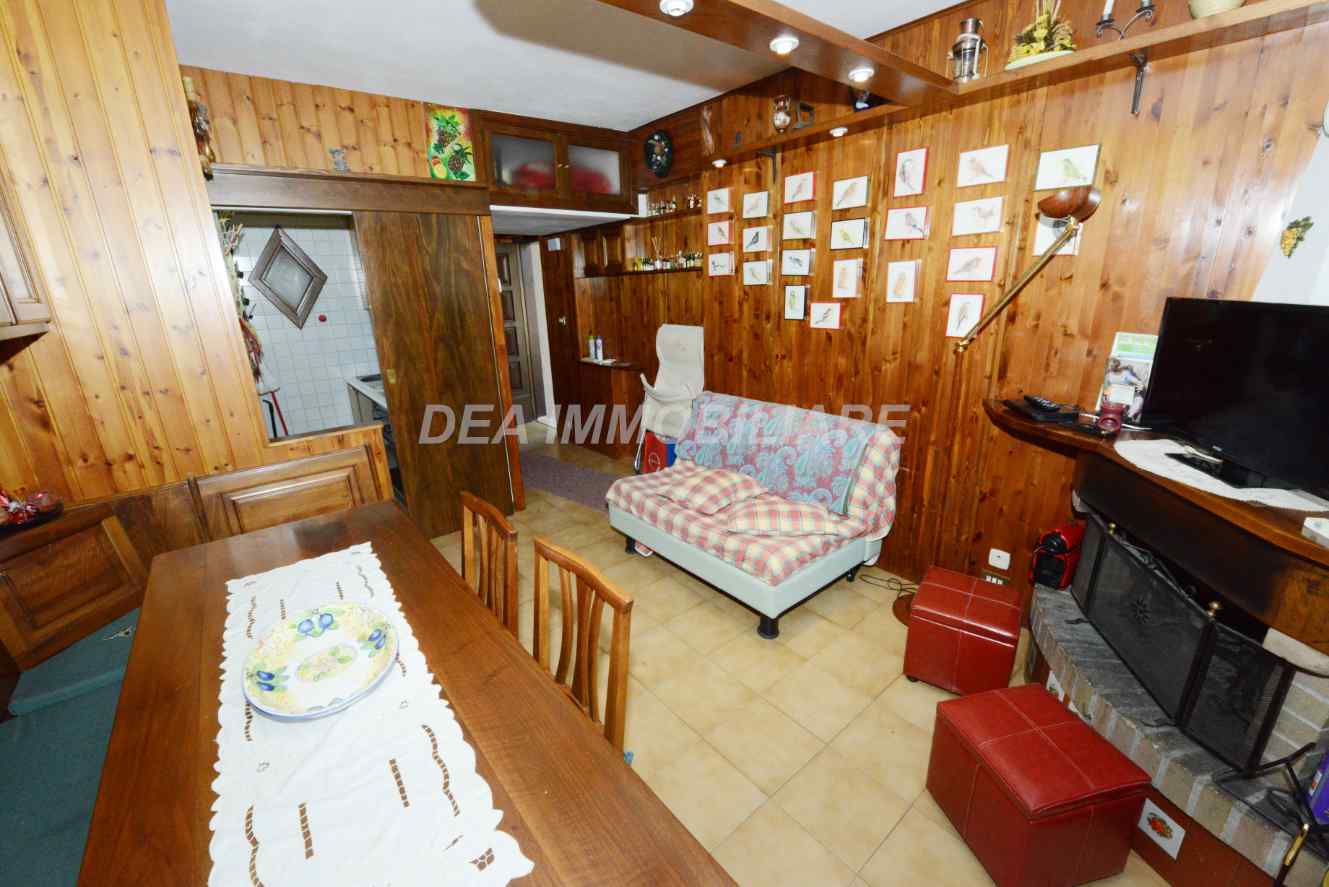 faelli-4-soggiorno Ovindoli. Villino quadrifamiliare con giardino e posto auto